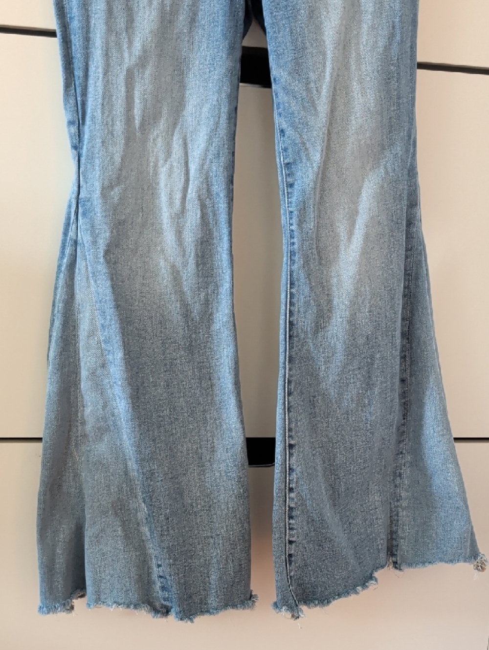 American Eagle - Festival Flare Jeans with Frayed Hem - 10 Short - Picture 8 of 13